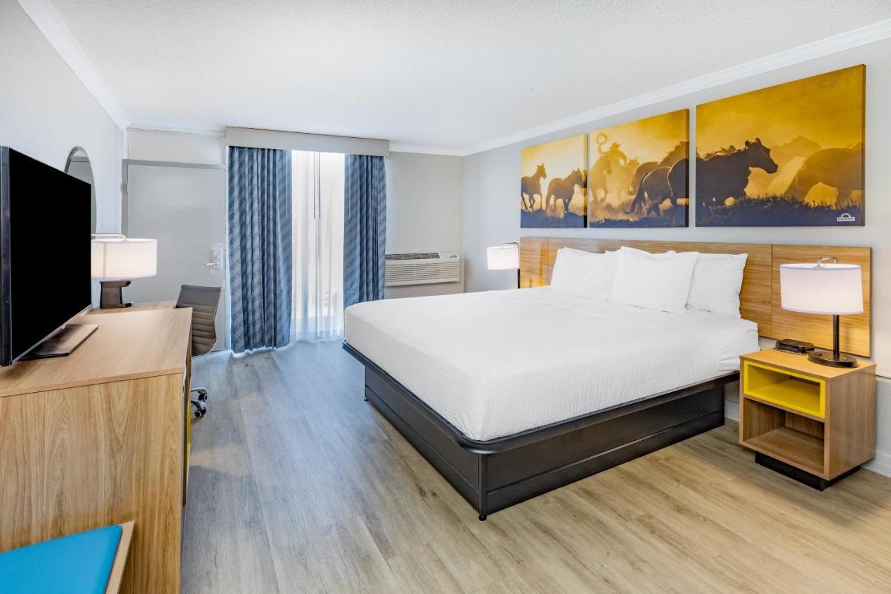 Days Inn By Wyndham Del Rio Dış mekan fotoğraf