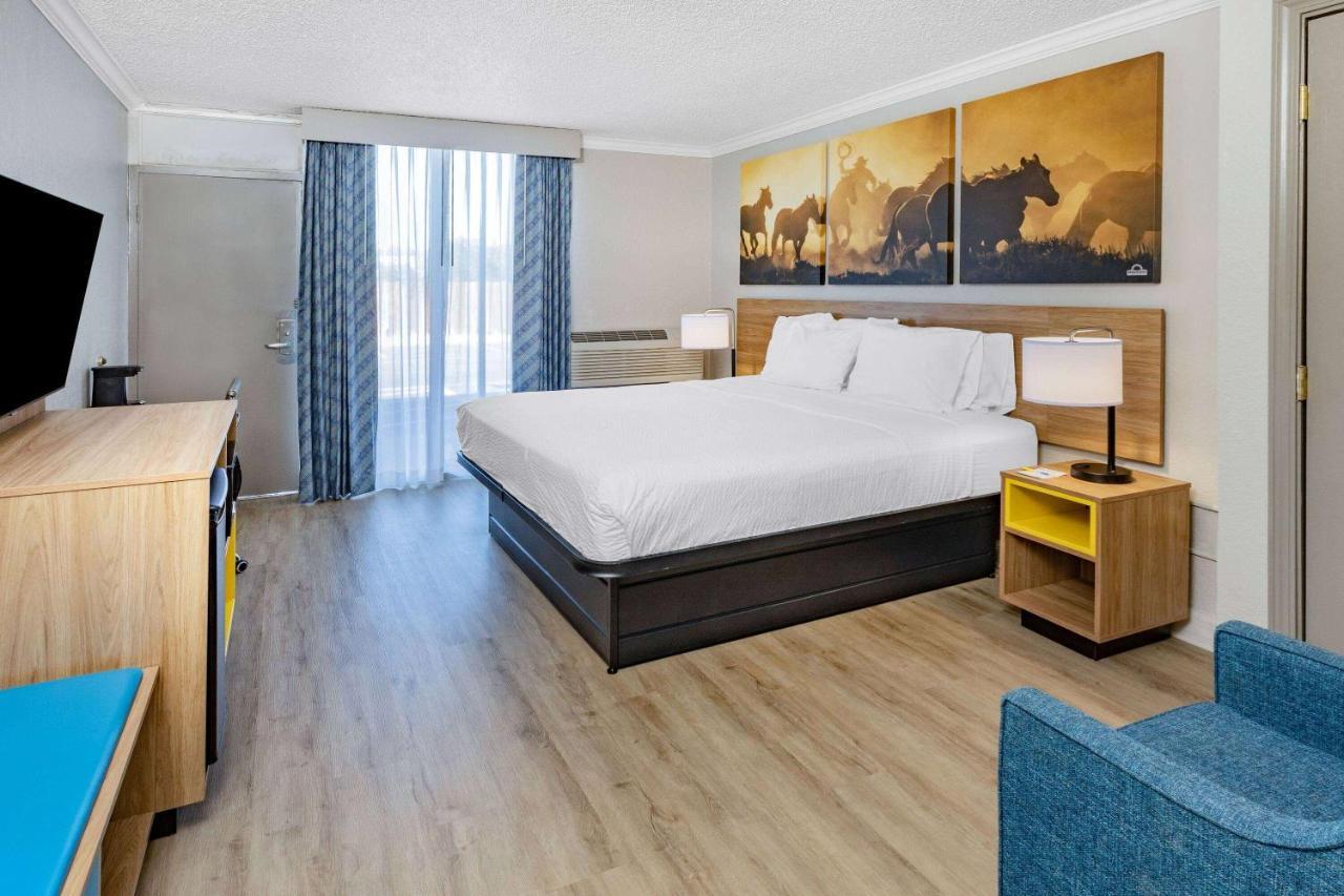 Days Inn By Wyndham Del Rio Dış mekan fotoğraf