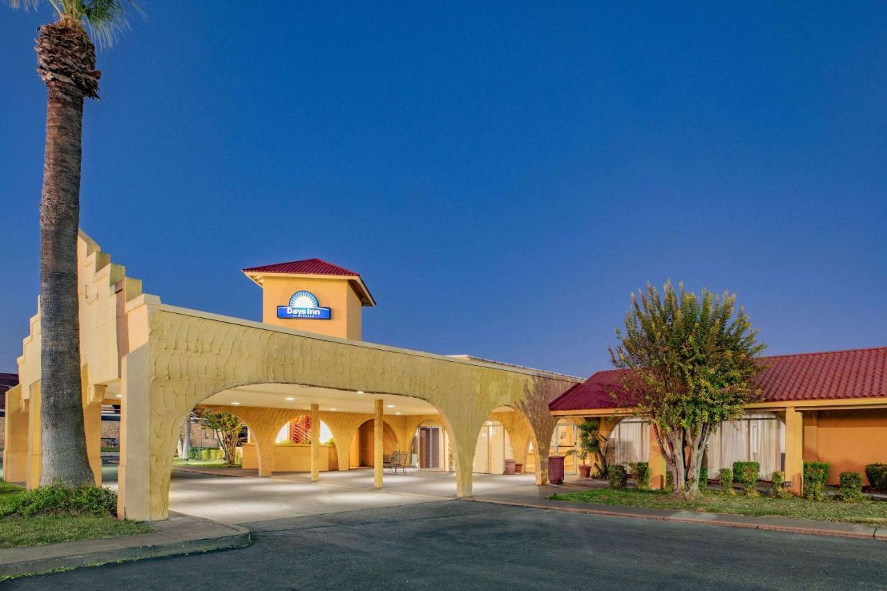 Days Inn By Wyndham Del Rio Dış mekan fotoğraf